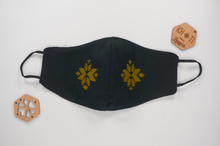 Cargar imagen en el visor de la galería, Máscaras hechas a mano - Khoti (negro)