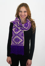 Cargar imagen en el visor de la galería, Handmade Scarf