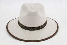 Cargar imagen en el visor de la galería, Sombrero Fedora - Blanco de Gamuza