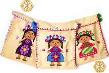 Cargar imagen en el visor de la galería, Bolsas bordadas a mano Lele