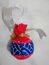 Cargar imagen en el visor de la galería, Esferas de Navidad