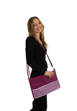 Cargar imagen en el visor de la galería, Handmade Laptop Sleeve