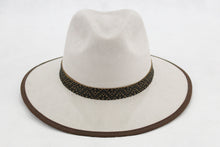 Cargar imagen en el visor de la galería, Sombrero Fedora - Blanco de Gamuza

