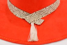 Load image into Gallery viewer, Sombrero Fedora - Rojo de Gamuza
