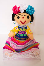 Cargar imagen en el visor de la galería, Muñequita Frida Kahlo

